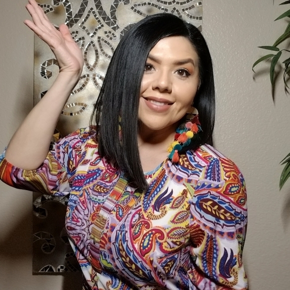 Meet your Posher, Livette - Picture 2 of 2